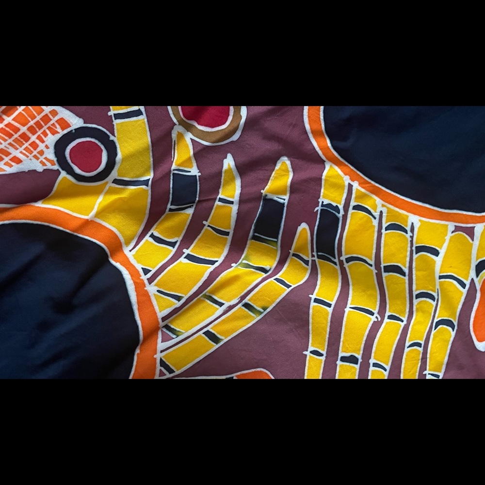 Large batik scarf - Picture 4 of 8